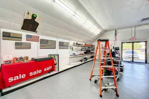 Propiedad comercial en venta en Titusville, Florida, 996.84 m2 № 675868 - foto 14