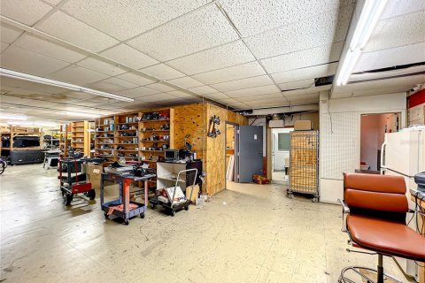 Propiedad comercial en venta en Titusville, Florida, 996.84 m2 № 675868 - foto 25