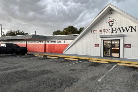 Propiedad comercial en venta en Titusville, Florida, 996.84 m2 № 675868 - foto 1