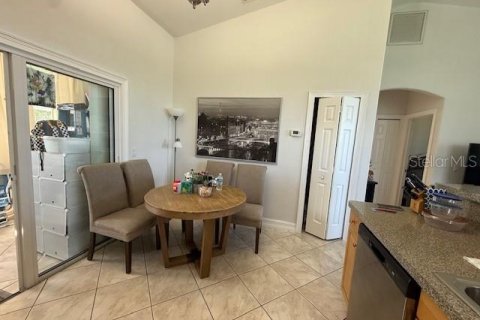 Apartamento en alquiler en North Port, Florida, 2 dormitorios, 86.86 m2 № 1916538 - foto 5