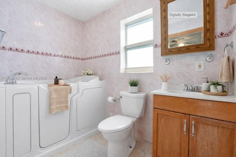 Casa en venta en Tamarac, Florida, 3 dormitorios, 147.53 m2 № 2179379 - foto 2