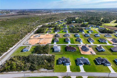 House in Sebring, Florida 4 bedrooms, 184.88 sq.m. № 1574252 - photo 16