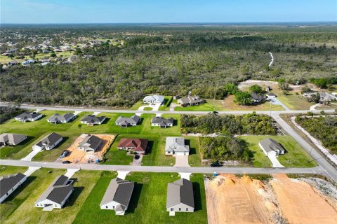 House in Sebring, Florida 4 bedrooms, 184.88 sq.m. № 1574252 - photo 20