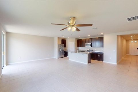 Casa en alquiler en Auburndale, Florida, 4 dormitorios, 170.94 m2 № 1858472 - foto 17