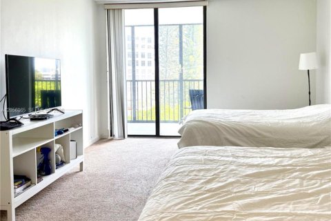Condo in Aventura, Florida, 1 bedroom № 2246940 - photo 13