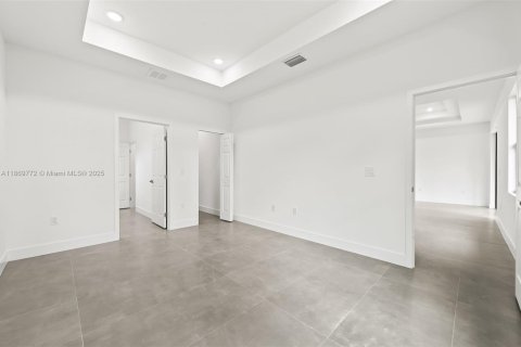 House in Lehigh Acres, Florida 3 bedrooms № 1979423 - photo 22