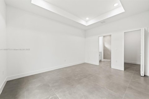 House in Lehigh Acres, Florida 3 bedrooms № 1979423 - photo 21