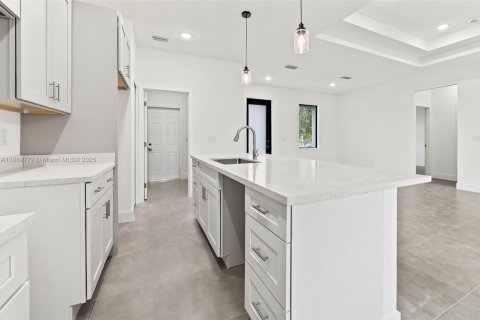 House in Lehigh Acres, Florida 3 bedrooms № 1979423 - photo 17