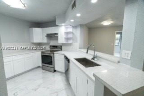 Condo in Homestead, Florida, 2 bedrooms  № 2037970 - photo 2