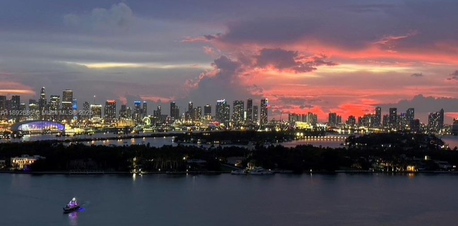 Condo à Miami Beach, Floride, 2 chambres № 1946459