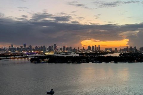 Copropriété à louer à Miami Beach, Floride: 2 chambres, 116.31 m2 № 1946459 - photo 14