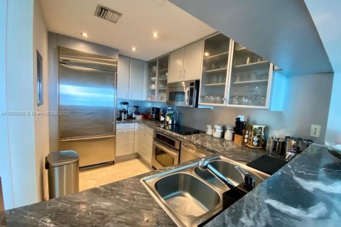 Copropriété à louer à Miami Beach, Floride: 2 chambres, 116.31 m2 № 1946459 - photo 13