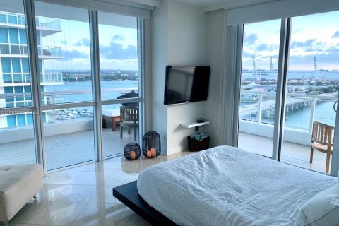 Copropriété à louer à Miami Beach, Floride: 2 chambres, 116.31 m2 № 1946459 - photo 16