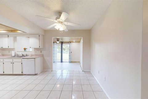 House in Ocala, Florida 2 bedrooms, 80.27 sq.m. № 1894090 - photo 8