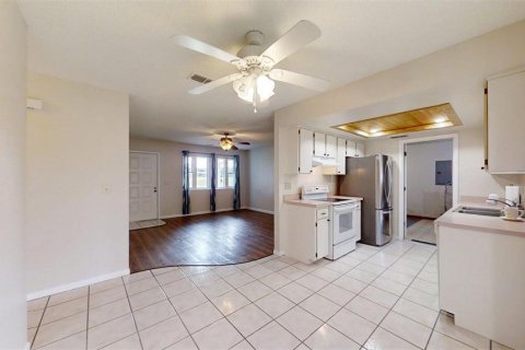 House in Ocala, Florida 2 bedrooms, 80.27 sq.m. № 1894090 - photo 9