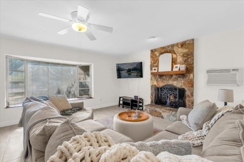 Casa en venta en Casselberry, Florida, 3 dormitorios, 166.67 m2 № 2236063 - foto 8