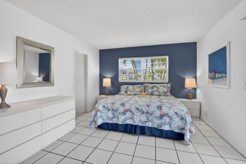Condo in Deerfield Beach, Florida, 1 bedroom № 2246264 - photo 15