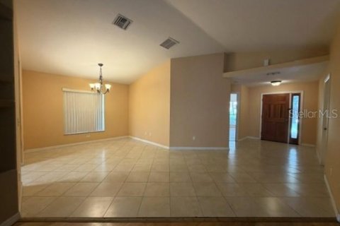 Villa ou maison à louer à Winter Springs, Floride: 3 chambres, 146.32 m2 № 2284591 - photo 12