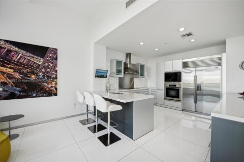 Condominio en venta en Miami Beach, Florida, 3 dormitorios, 298.31 m2 № 1703513 - foto 16
