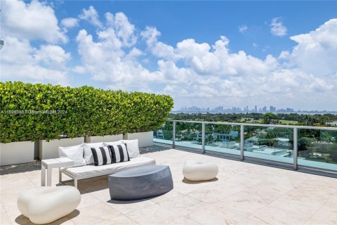 Condominio en venta en Miami Beach, Florida, 3 dormitorios, 298.31 m2 № 1703513 - foto 29