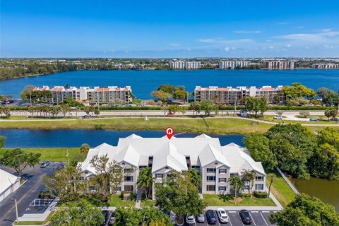 Copropriété à vendre à Oakland Park, Floride: 2 chambres, 96.43 m2 № 2083559 - photo 22