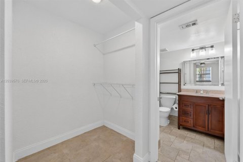 Copropriété à vendre à Oakland Park, Floride: 2 chambres, 96.43 m2 № 2083559 - photo 15