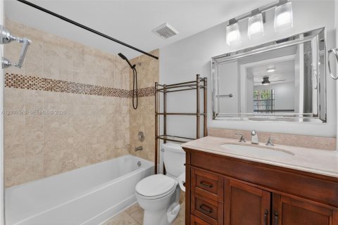Copropriété à vendre à Oakland Park, Floride: 2 chambres, 96.43 m2 № 2083559 - photo 16
