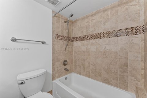 Copropriété à vendre à Oakland Park, Floride: 2 chambres, 96.43 m2 № 2083559 - photo 18