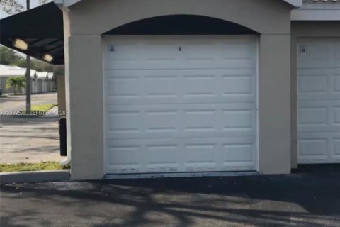 Copropriété à vendre à Oakland Park, Floride: 2 chambres, 96.43 m2 № 2083559 - photo 26