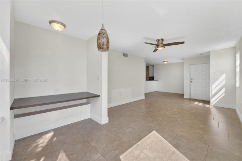 Copropriété à vendre à Oakland Park, Floride: 2 chambres, 96.43 m2 № 2083559 - photo 7