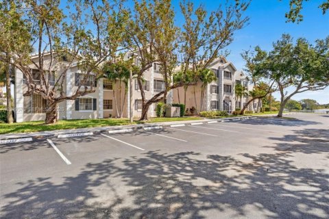Copropriété à vendre à Oakland Park, Floride: 2 chambres, 96.43 m2 № 2083559 - photo 2