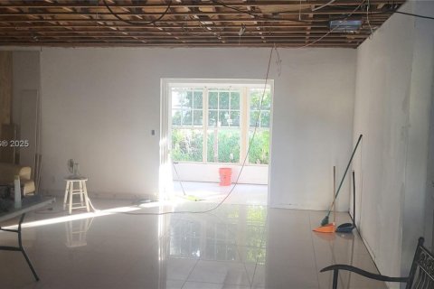 Villa ou maison à vendre à Hallandale Beach, Floride: 2 chambres, 115.85 m2 № 1922265 - photo 5