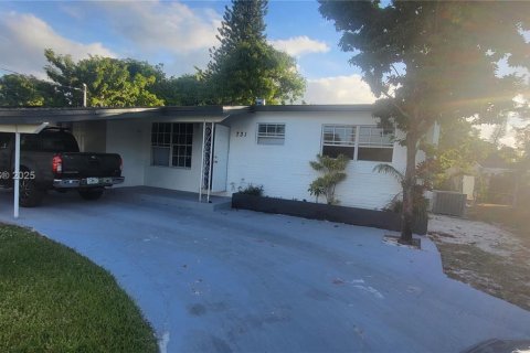 Villa ou maison à vendre à Hallandale Beach, Floride: 2 chambres, 115.85 m2 № 1922265 - photo 3