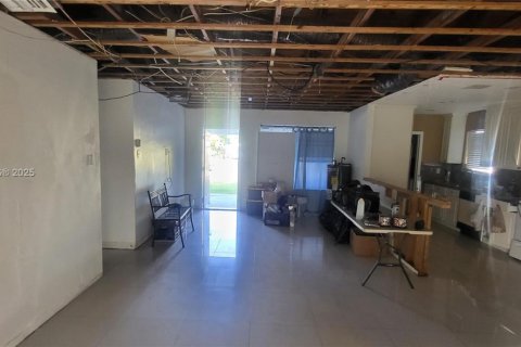 Villa ou maison à vendre à Hallandale Beach, Floride: 2 chambres, 115.85 m2 № 1922265 - photo 22