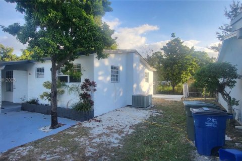 Villa ou maison à vendre à Hallandale Beach, Floride: 2 chambres, 115.85 m2 № 1922265 - photo 4