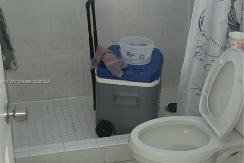 Villa ou maison à vendre à Hallandale Beach, Floride: 2 chambres, 115.85 m2 № 1922265 - photo 13