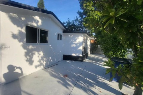 Villa ou maison à vendre à Hallandale Beach, Floride: 2 chambres, 115.85 m2 № 1922265 - photo 19