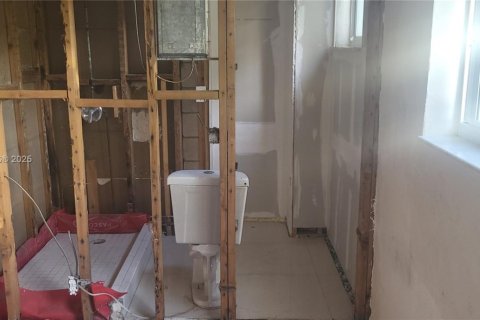 Villa ou maison à vendre à Hallandale Beach, Floride: 2 chambres, 115.85 m2 № 1922265 - photo 15