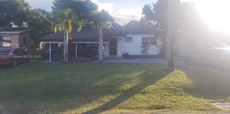 Villa ou maison à Hallandale Beach, Floride 2 chambres, 115.85 m2 № 1922265