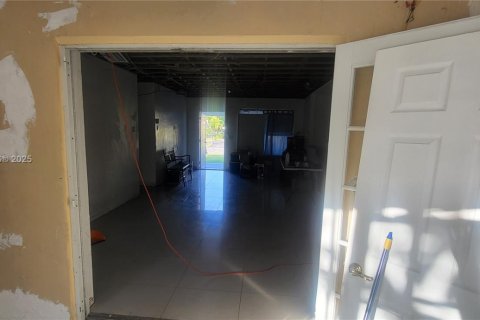 Villa ou maison à vendre à Hallandale Beach, Floride: 2 chambres, 115.85 m2 № 1922265 - photo 21