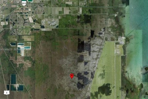Commercial property in Miami-Dade, Florida № 2089231 - photo 2