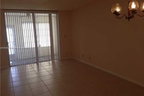 Condo in Margate, Florida, 1 bedroom  № 1811673 - photo 4