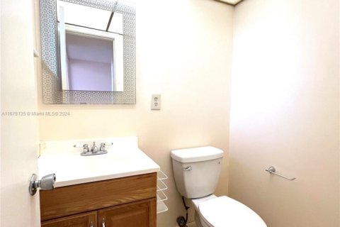 Condo in Margate, Florida, 1 bedroom  № 1811673 - photo 11