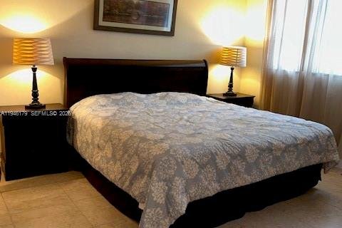 Снять в аренду кондоминиум в Пемброк-Пайнс, Флорида 2 спальни, 108.7м2, № 2002465 - фото 5