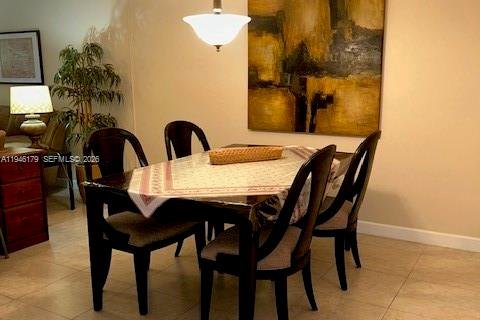 Снять в аренду кондоминиум в Пемброк-Пайнс, Флорида 2 спальни, 108.7м2, № 2002465 - фото 9