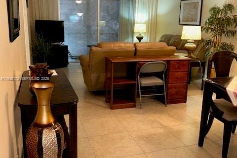 Снять в аренду кондоминиум в Пемброк-Пайнс, Флорида 2 спальни, 108.7м2, № 2002465 - фото 10