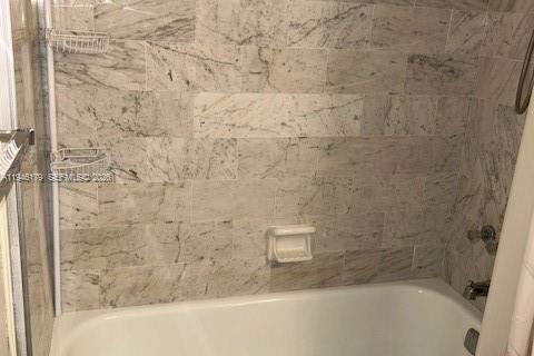 Снять в аренду кондоминиум в Пемброк-Пайнс, Флорида 2 спальни, 108.7м2, № 2002465 - фото 4