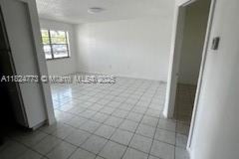 Apartment in Hallandale Beach, Florida 1 bedroom, 1509.38 sq.m. № 1938048 - photo 7