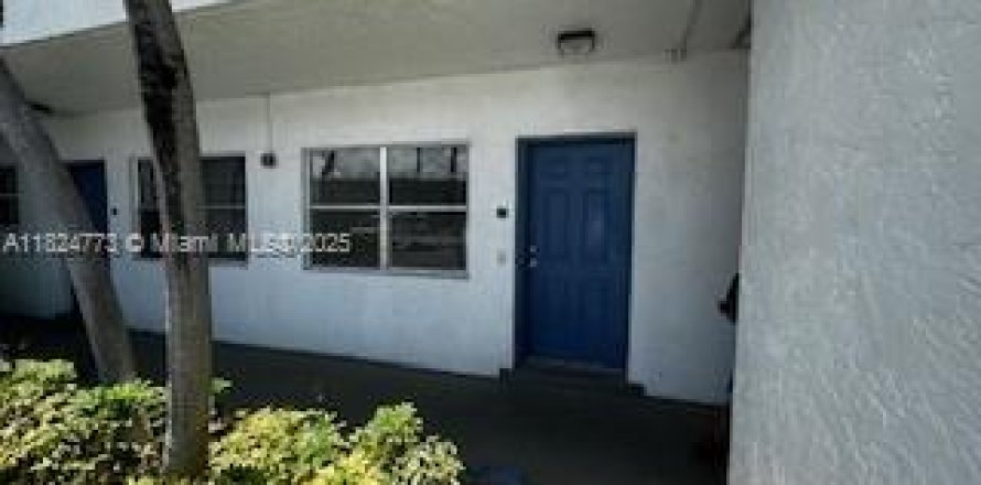 Apartment in Hallandale Beach, Florida 1 bedroom, 1509.38 sq.m. № 1938048