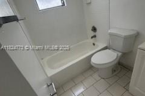 Appartement à louer à Hallandale Beach, Floride: 1 chambre, 1509.38 m2 № 1938048 - photo 3